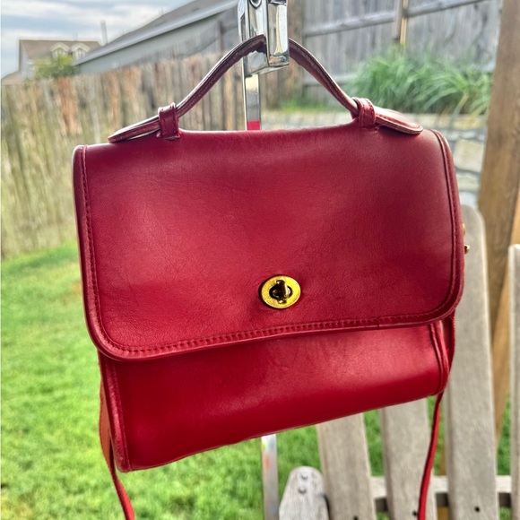 🍓Vintage Coach Court Bag Red Leather Brass Hardware Clean Great Condition - Picture 1 of 14